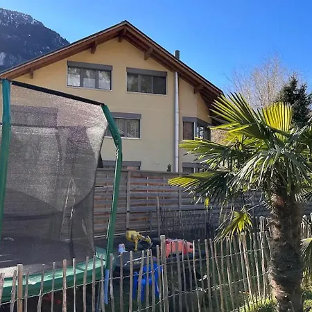 Meiringen Retreat - Sauna, Terrace & Pinball דירה מירינגן